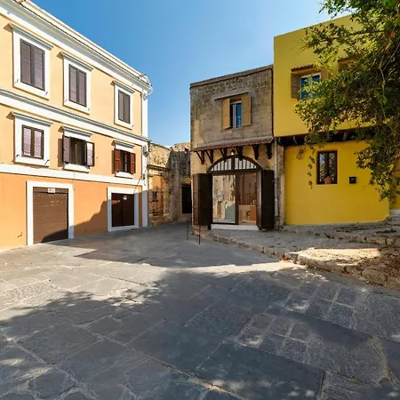 Voyaz Boutique & -old Town 아파트 *